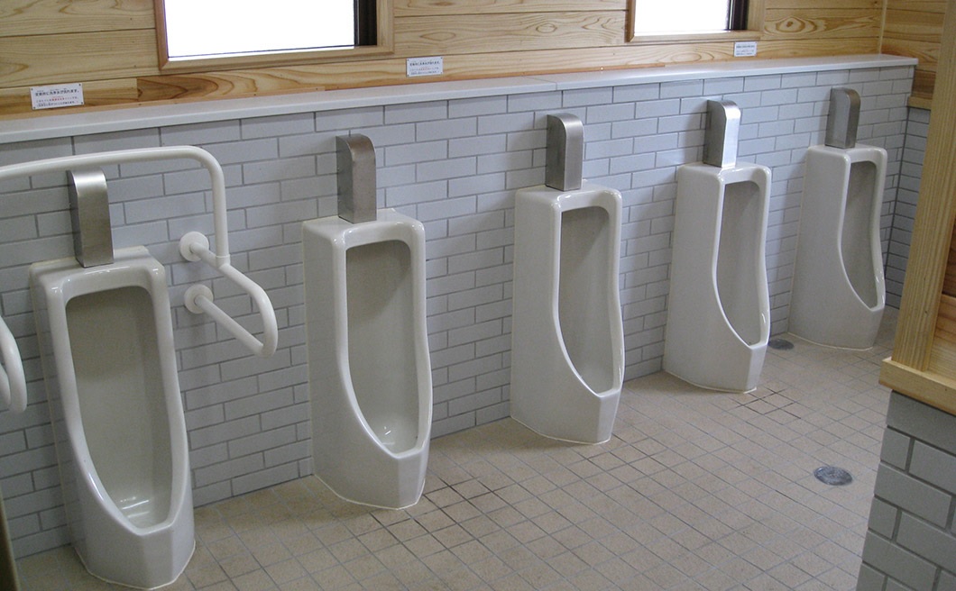 ハッテン場　トイレ